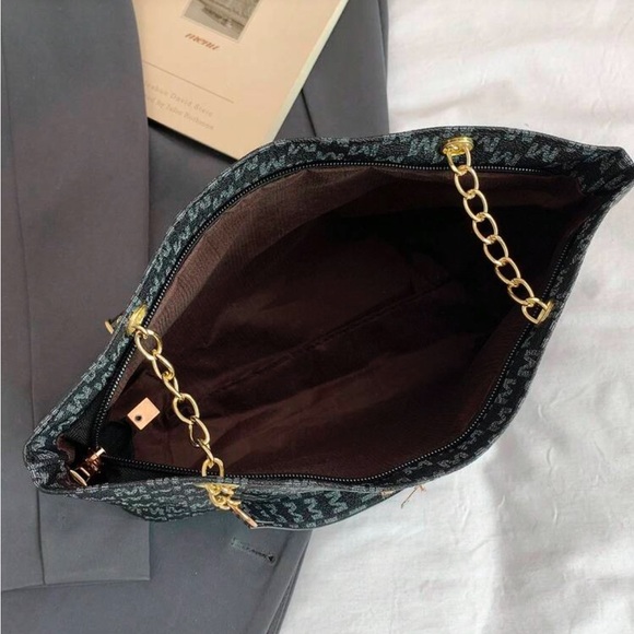 ⚠️Clearance Patterned Chain Shoulder Tote Bag Elegant Black With Gold Accents - Picture 8 of 9